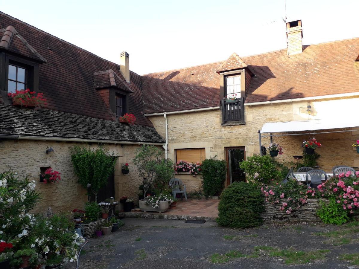 Halte Aux Places Marcillac-Saint-Quentin 외부 사진