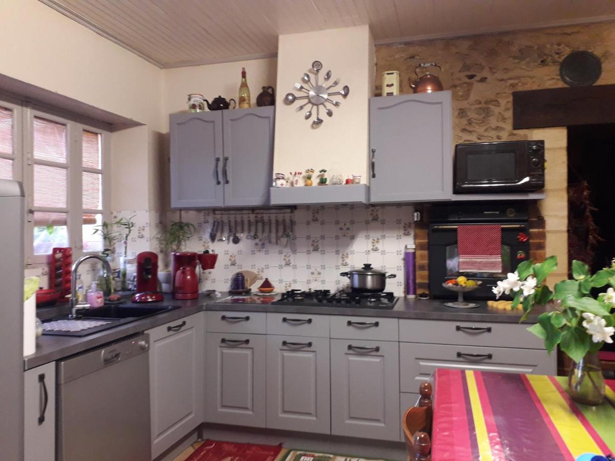 Halte Aux Places Marcillac-Saint-Quentin 외부 사진